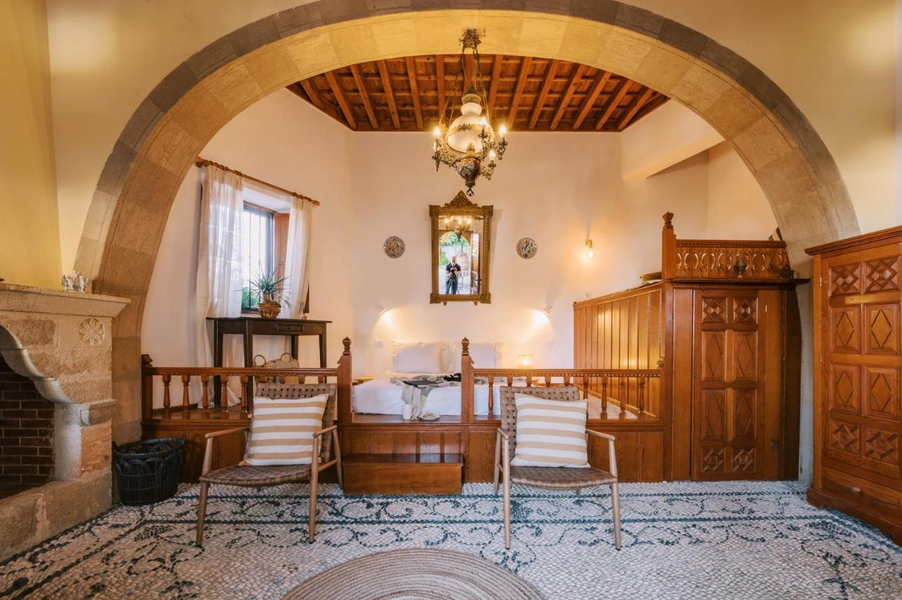 Arte Lindos (Rhodes)